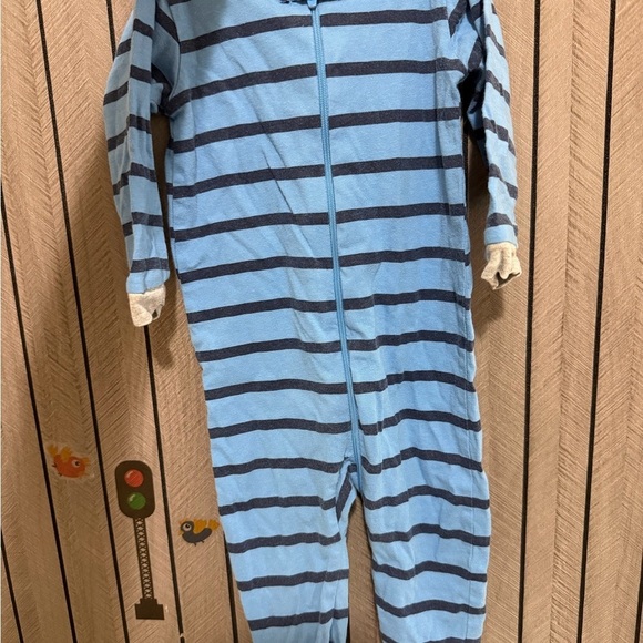 Onesies Other - ❤️ BUNDLE 4/$20 Onesies Footies